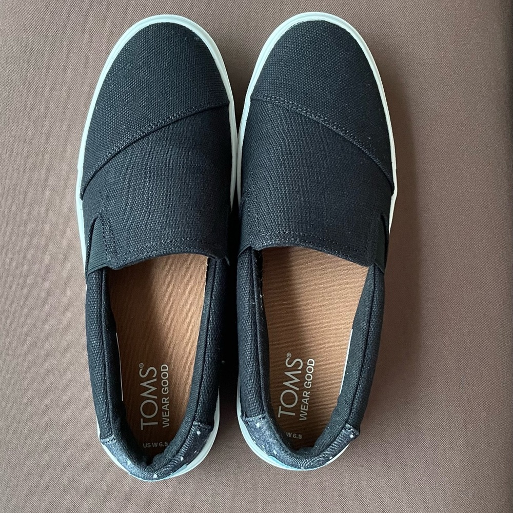 TOMS Devin Classic Black Canvas Slip-Ons